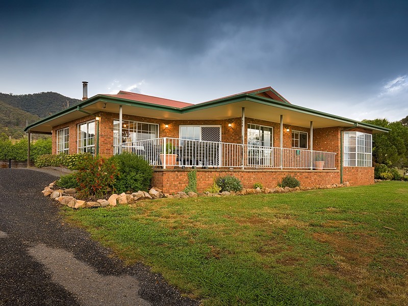 5 Hull Street, Dederang VIC 3691