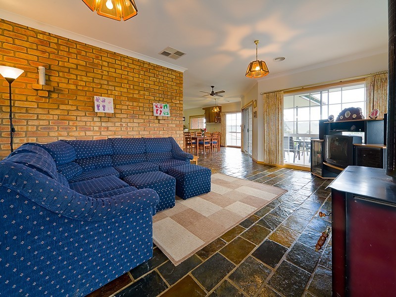 5 Hull Street, Dederang VIC 3691