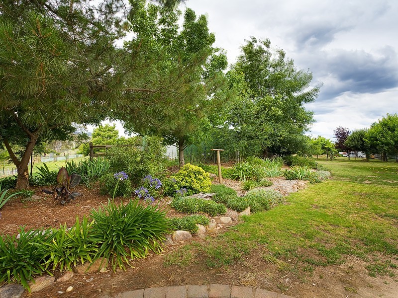 8 Wallace Road, Allans Flat VIC 3691