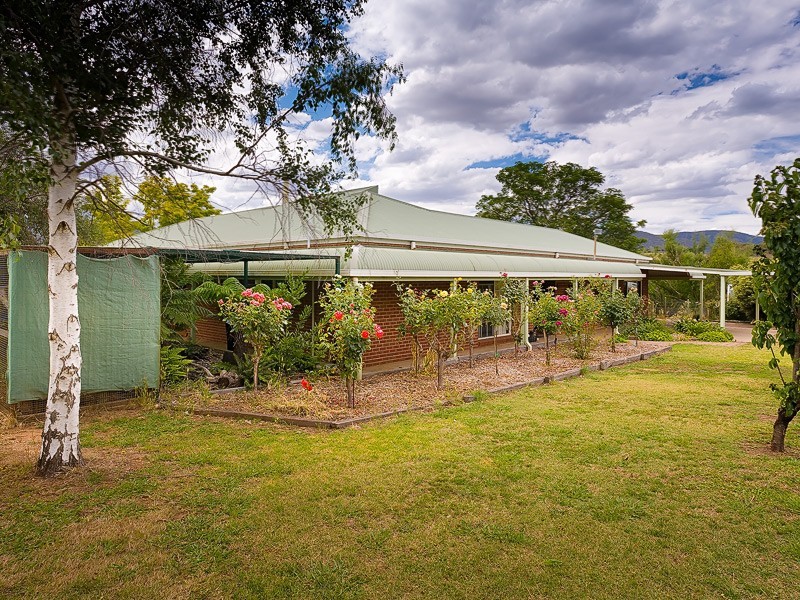8 Wallace Road, Allans Flat VIC 3691