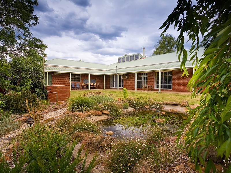 8 Wallace Road, Allans Flat VIC 3691