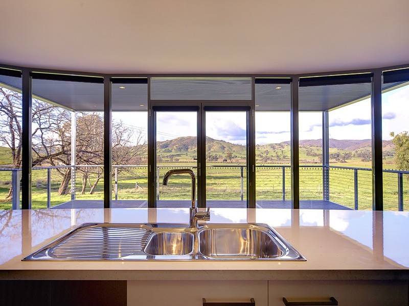 684 Kiewa East Road, Huon VIC 3695