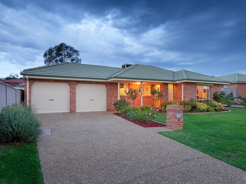 1/2 Mortlock Drive, Wodonga VIC 3690