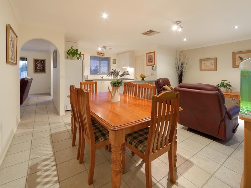 1/2 Mortlock Drive, Wodonga VIC 3690