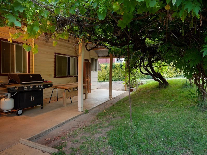 53 Isaacs Avenue, Yackandandah VIC 3749