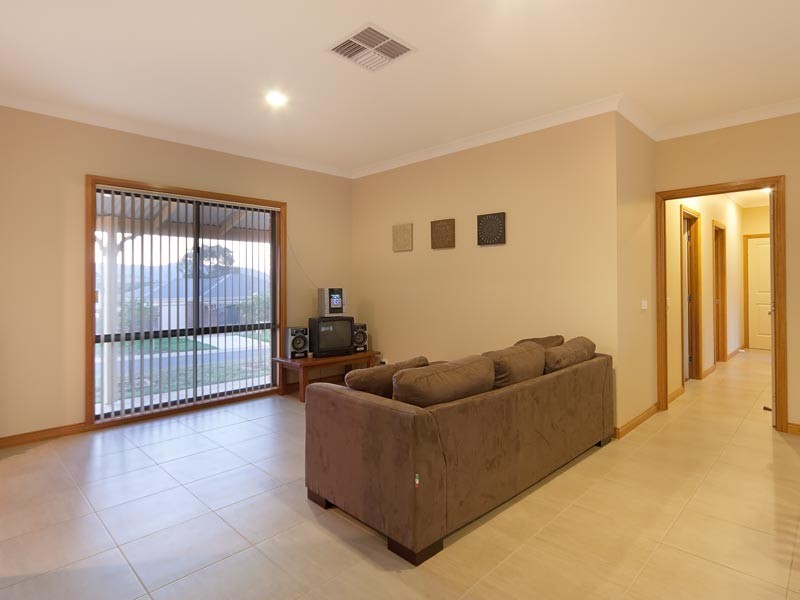 Tangambalanga VIC 3691