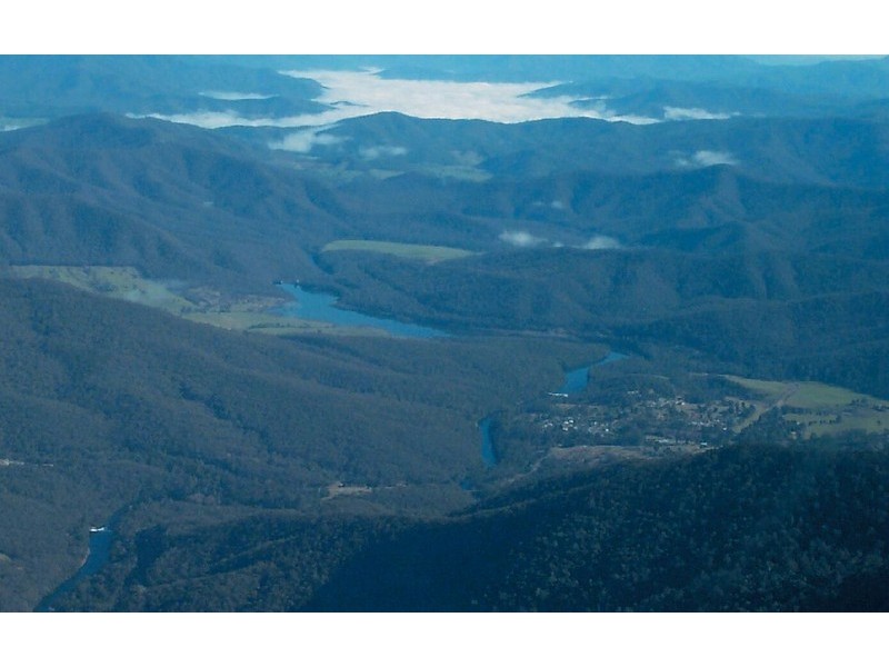 8 Jitema Street, Dartmouth VIC 3701