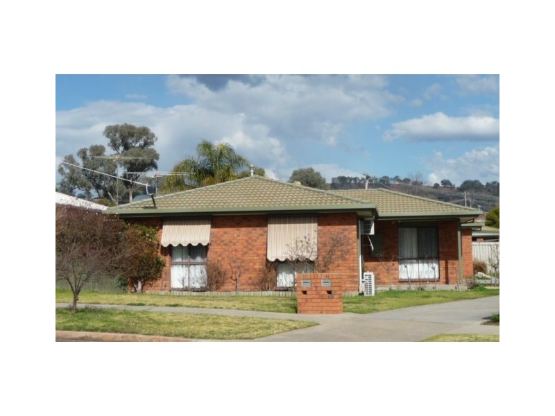 1/2 Rosanna Court, Wodonga VIC 3690