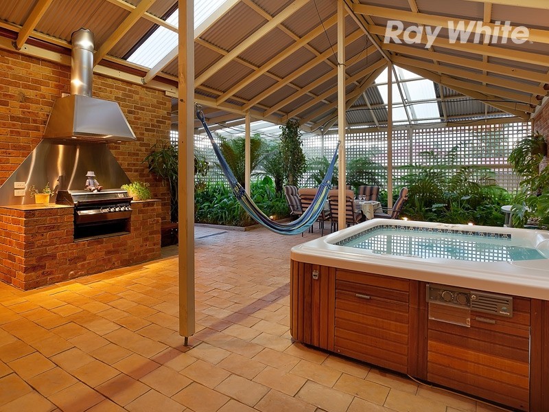 9 Innisfree Drive, Wodonga VIC 3690
