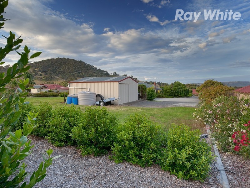 9 Innisfree Drive, Wodonga VIC 3690