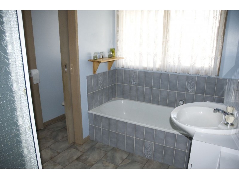 21 Epsom Road, Chiltern VIC 3683