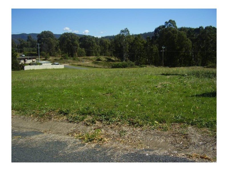 9/11/13 Tokes Crescent, Dartmouth VIC 3701