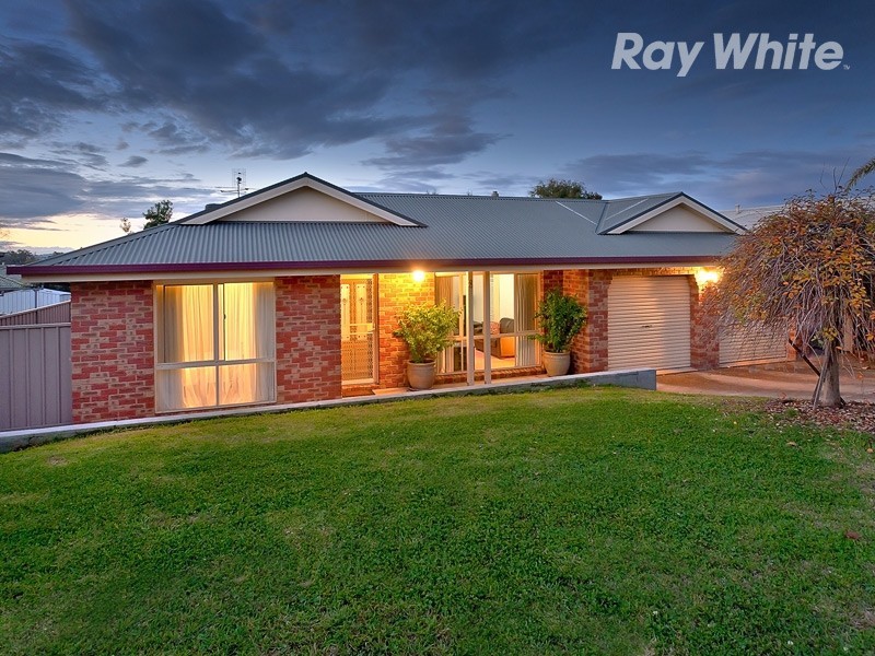 8 Mashie Way, Wodonga VIC 3690