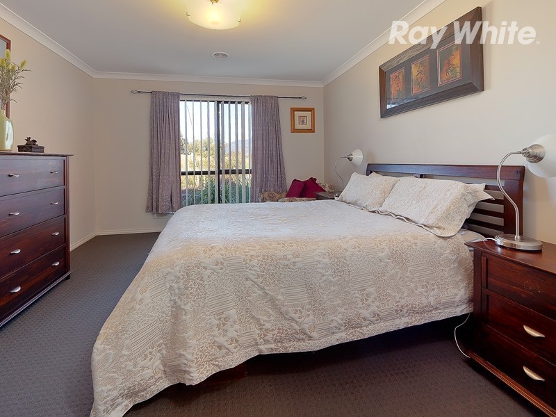 4 Benjamin Boulevard, Tangambalanga VIC 3691