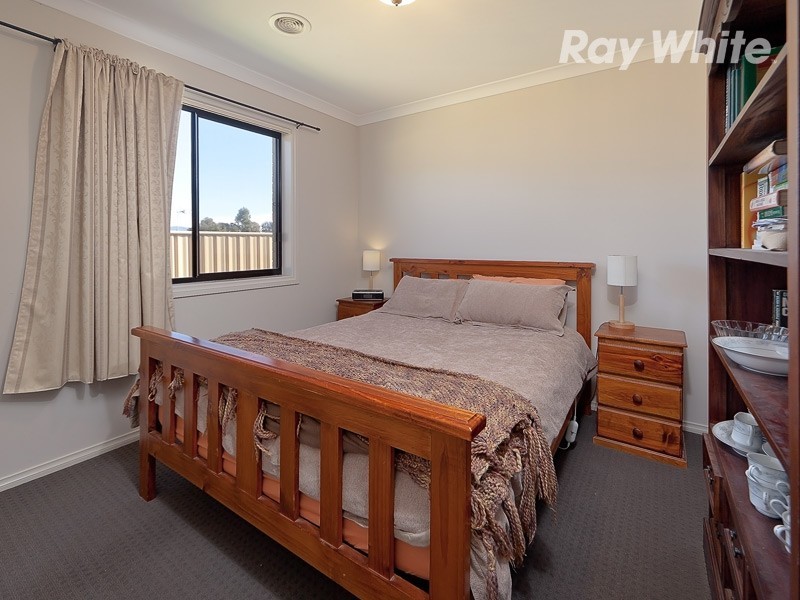 4 Benjamin Boulevard, Tangambalanga VIC 3691