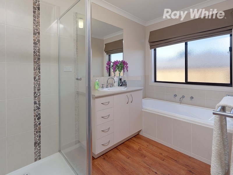 4 Benjamin Boulevard, Tangambalanga VIC 3691