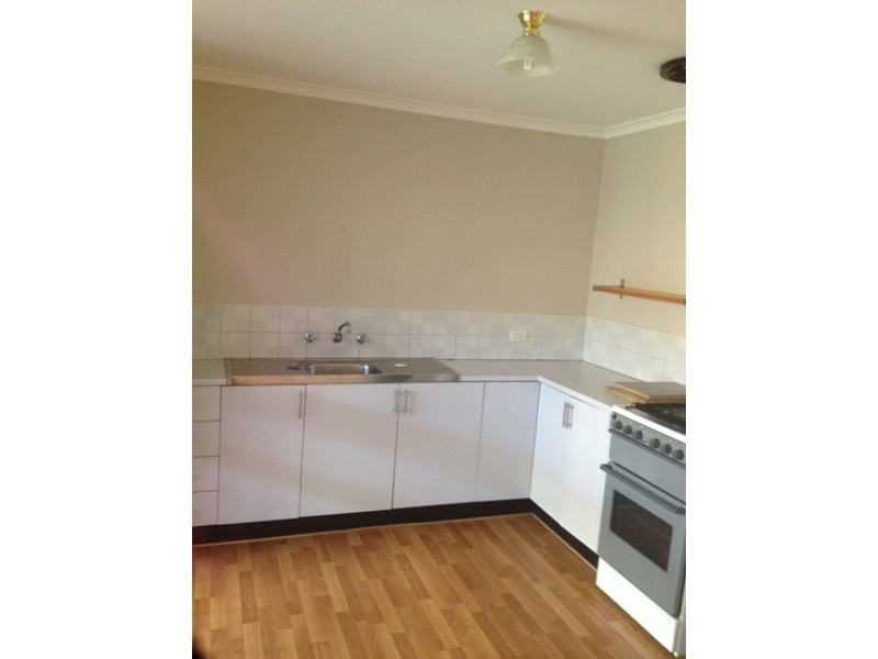 2/11 McMahon Place, Wodonga VIC 3690