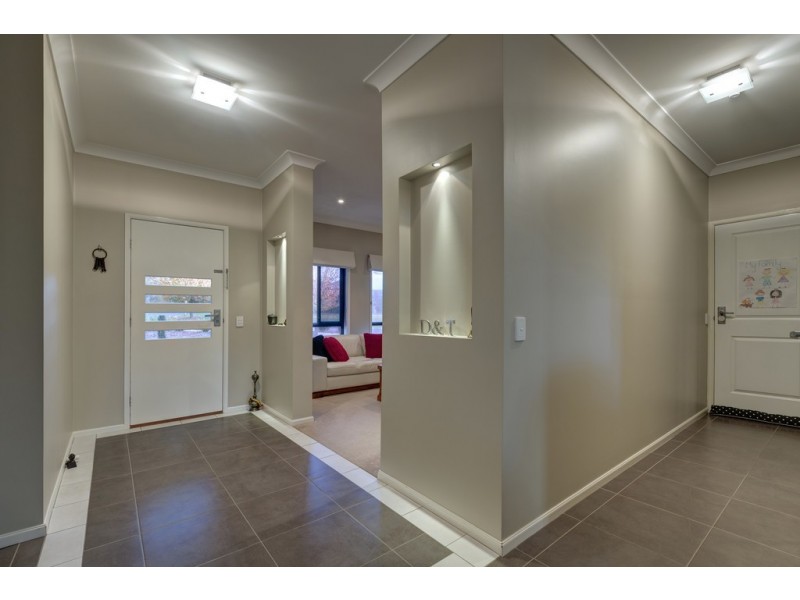 9 Oatlands Fairway, Wodonga VIC 3690