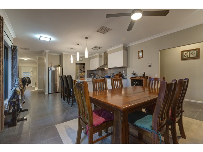 9 Oatlands Fairway, Wodonga VIC 3690