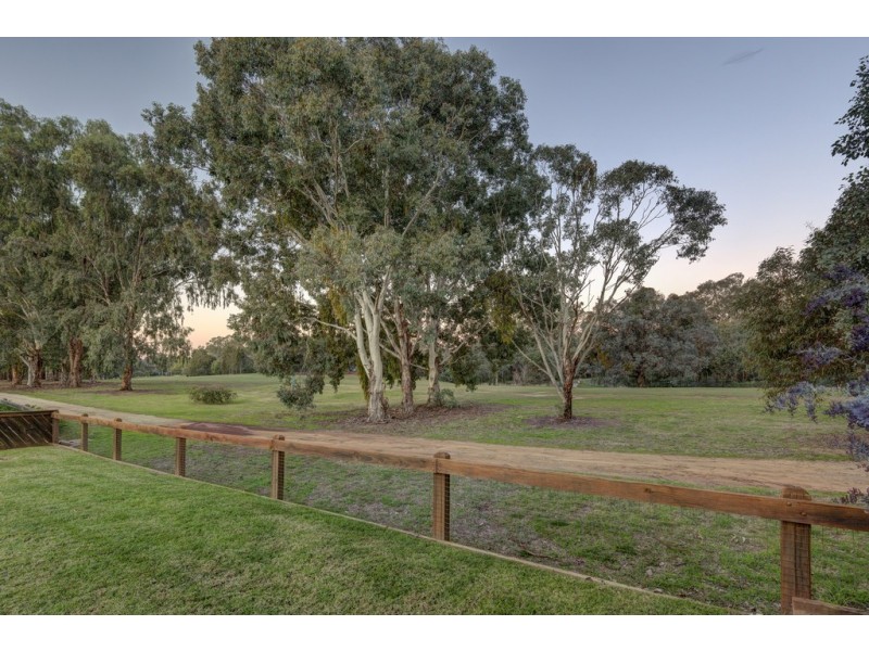 9 Oatlands Fairway, Wodonga VIC 3690