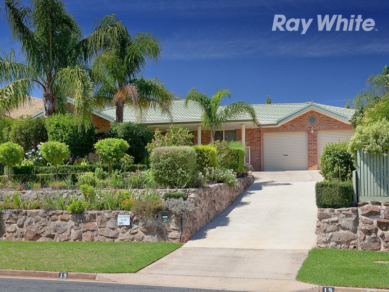 19 Craig Drive, Bellbridge VIC 3691