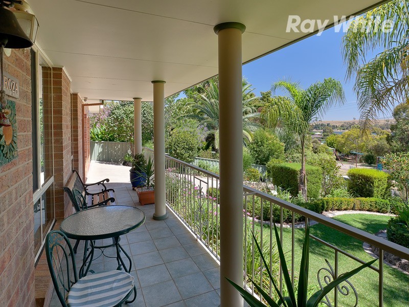 19 Craig Drive, Bellbridge VIC 3691