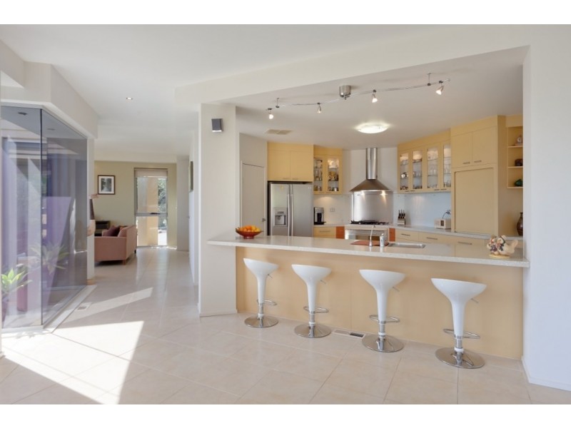 2/8 Caernarvon Court, Wodonga VIC 3690