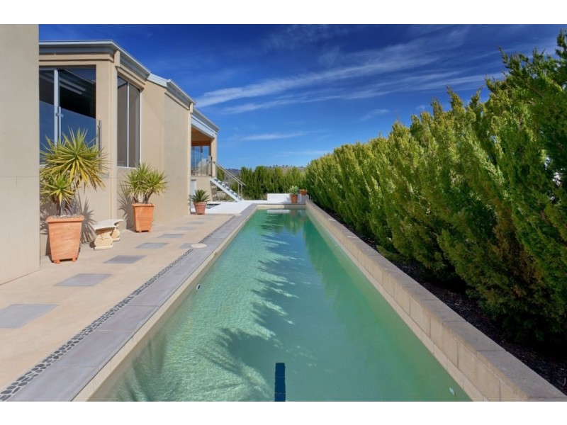 2/8 Caernarvon Court, Wodonga VIC 3690