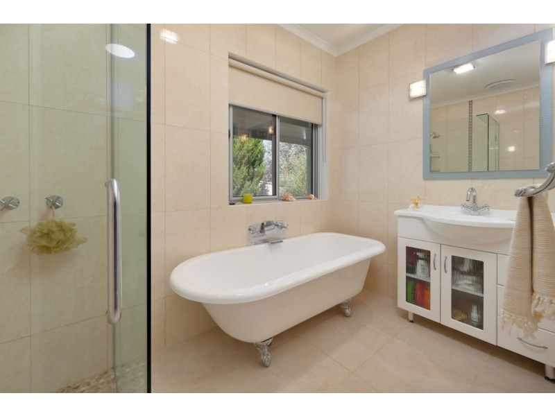 2/8 Caernarvon Court, Wodonga VIC 3690