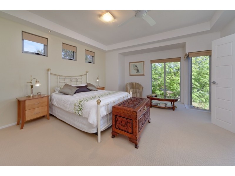 2/8 Caernarvon Court, Wodonga VIC 3690