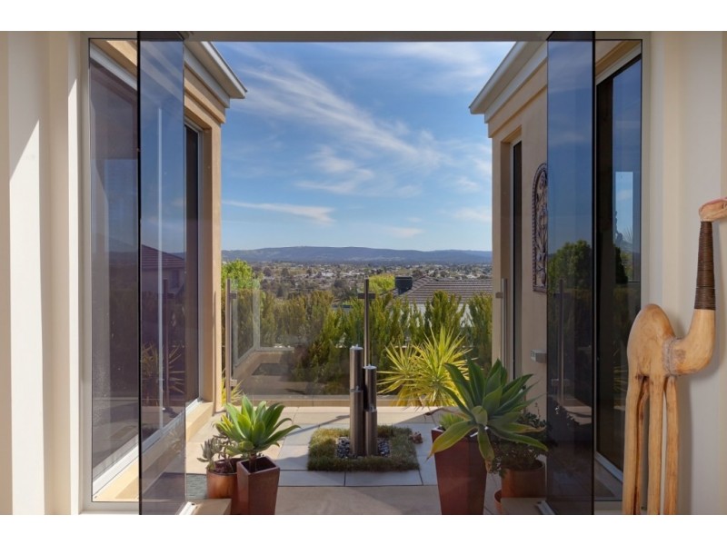 2/8 Caernarvon Court, Wodonga VIC 3690