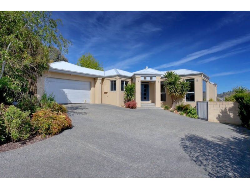 2/8 Caernarvon Court, Wodonga VIC 3690