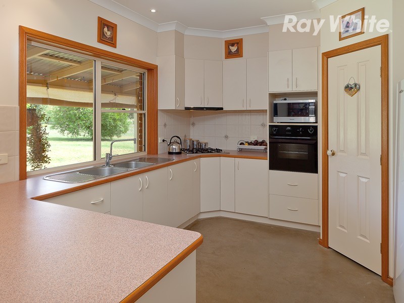 7 Edneys Road, Wodonga VIC 3690