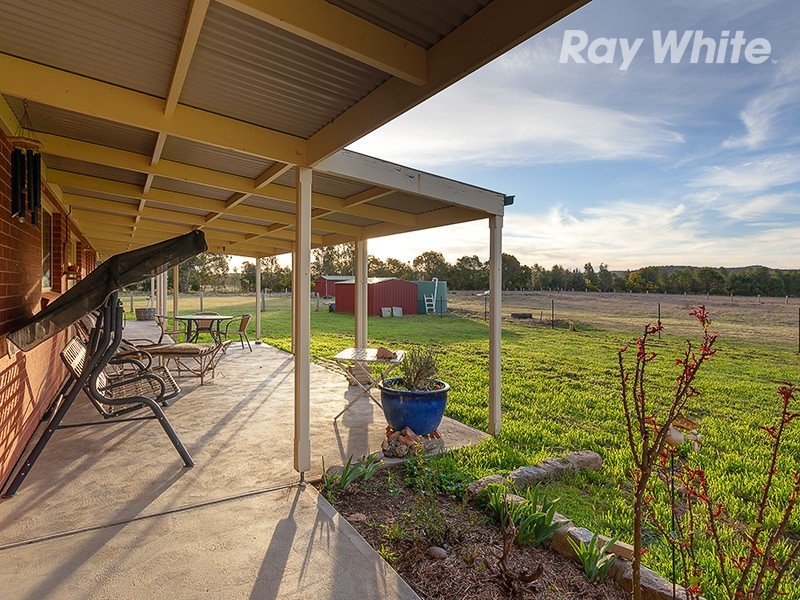16 Reids Way, Wooragee VIC 3747