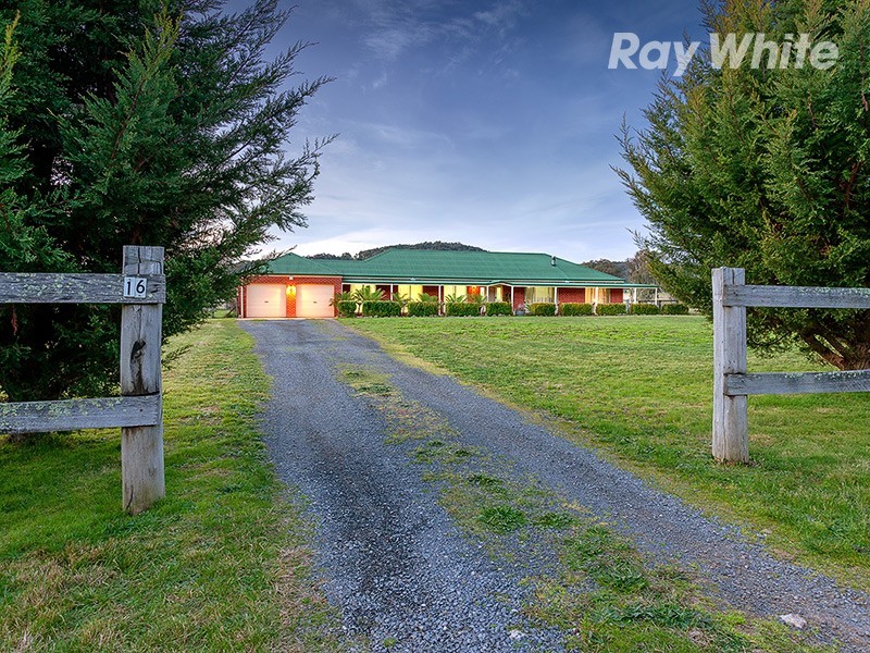 16 Reids Way, Wooragee VIC 3747