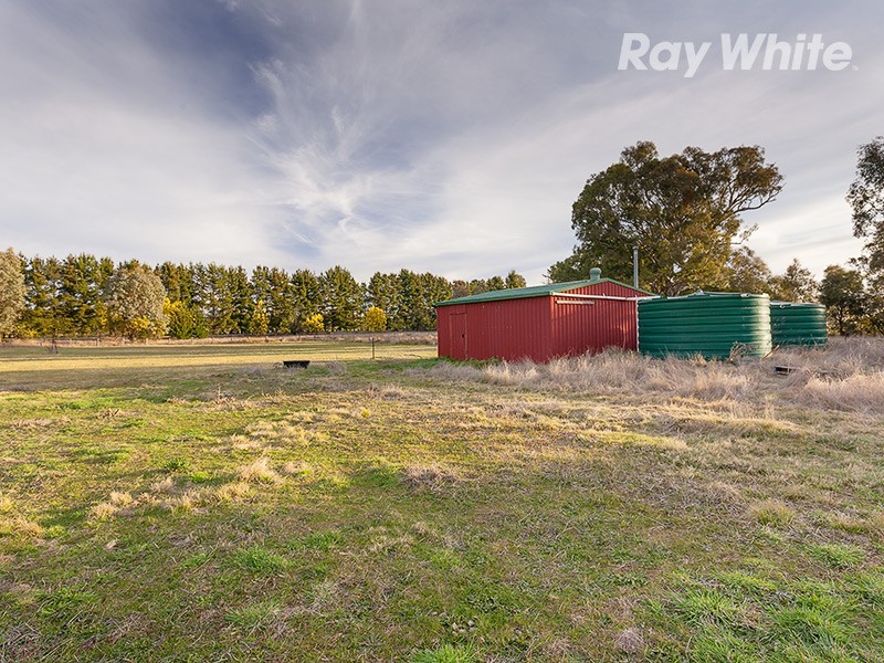 16 Reids Way, Wooragee VIC 3747