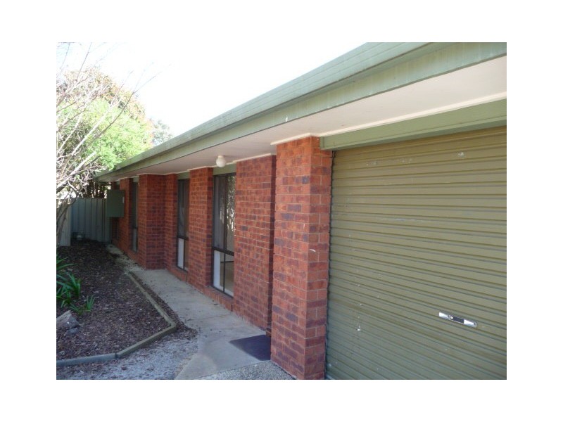 2/8 McEwen Crescent, Wodonga VIC 3690