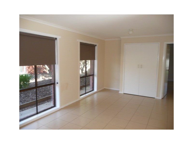 2/8 McEwen Crescent, Wodonga VIC 3690