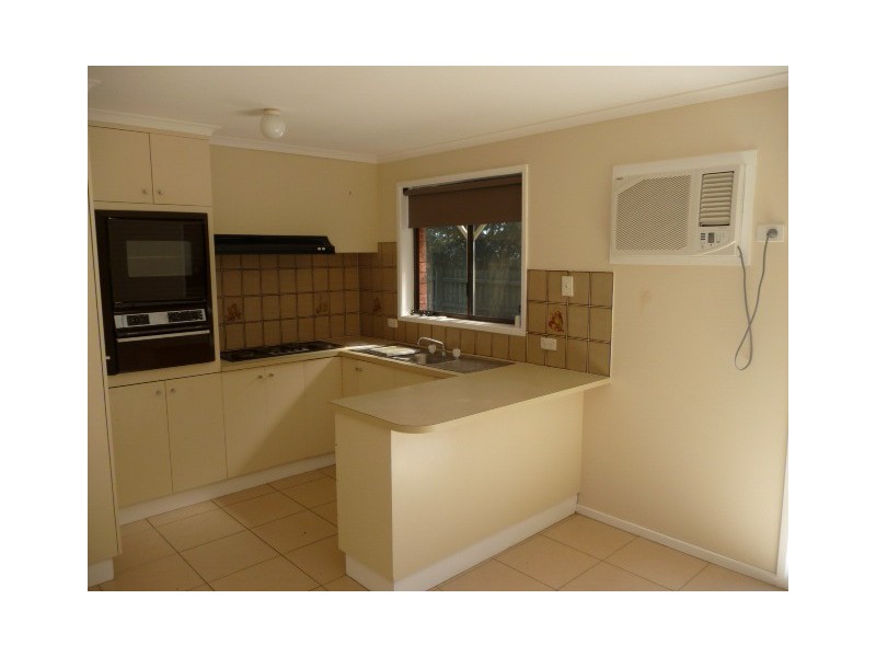 2/8 McEwen Crescent, Wodonga VIC 3690