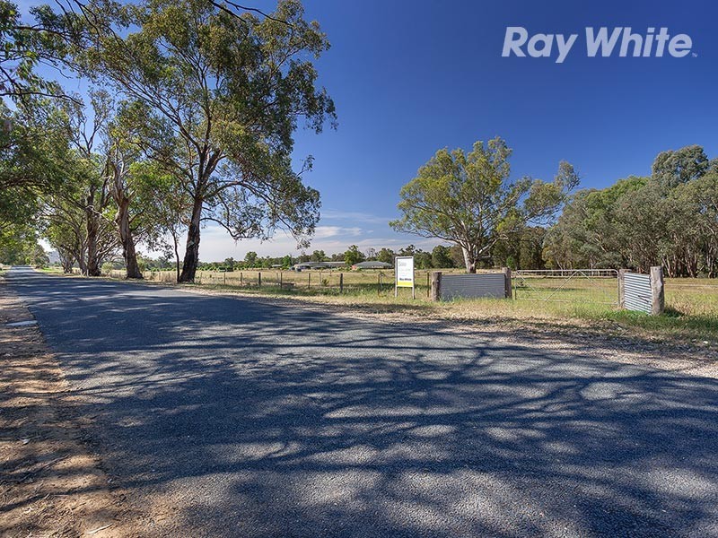 Lot 1 and 3 411 Whytes Road, Baranduda VIC 3691