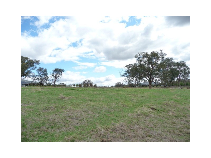 Lot 1 and 3 411 Whytes Road, Baranduda VIC 3691