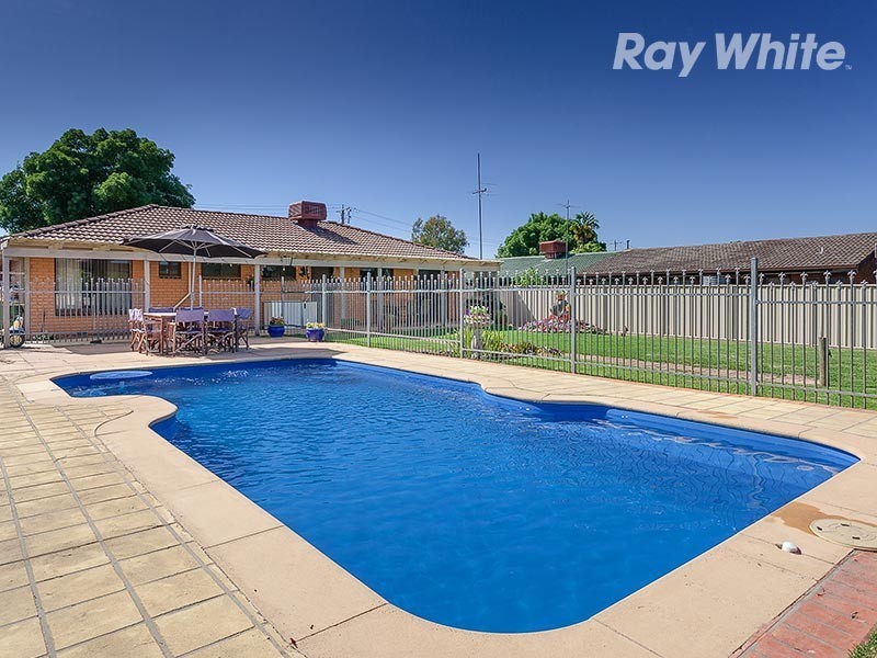 13 Park Street, Chiltern VIC 3683
