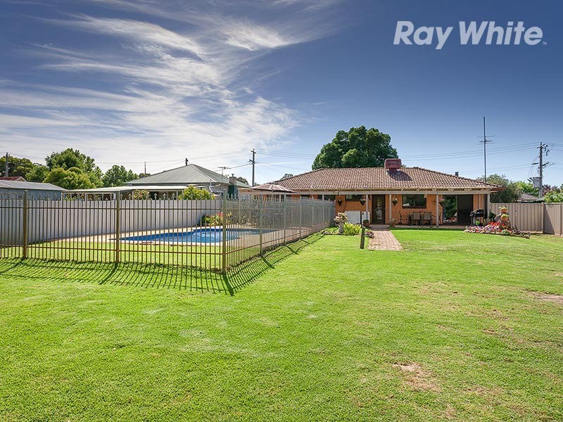 13 Park Street, Chiltern VIC 3683