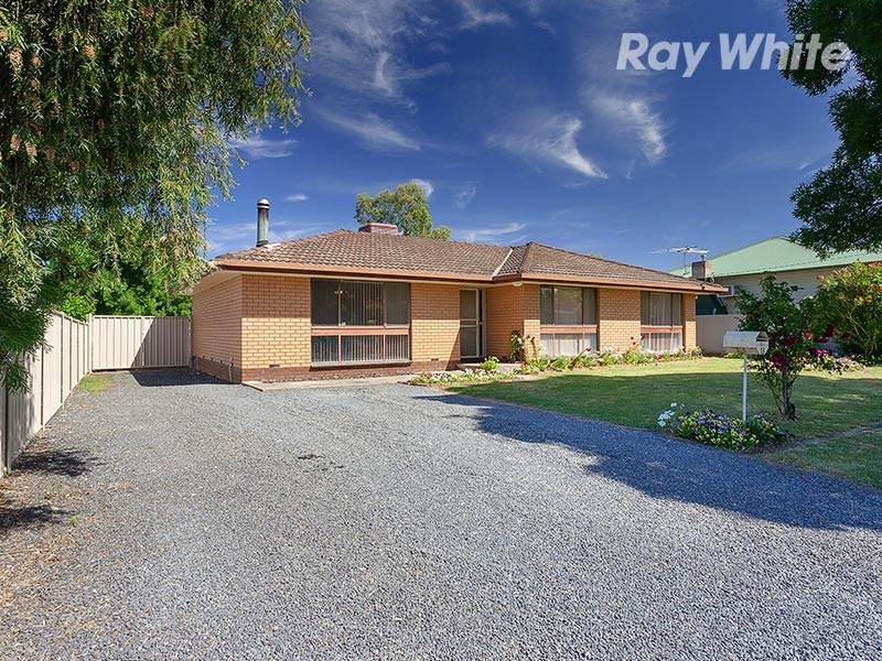 13 Park Street, Chiltern VIC 3683