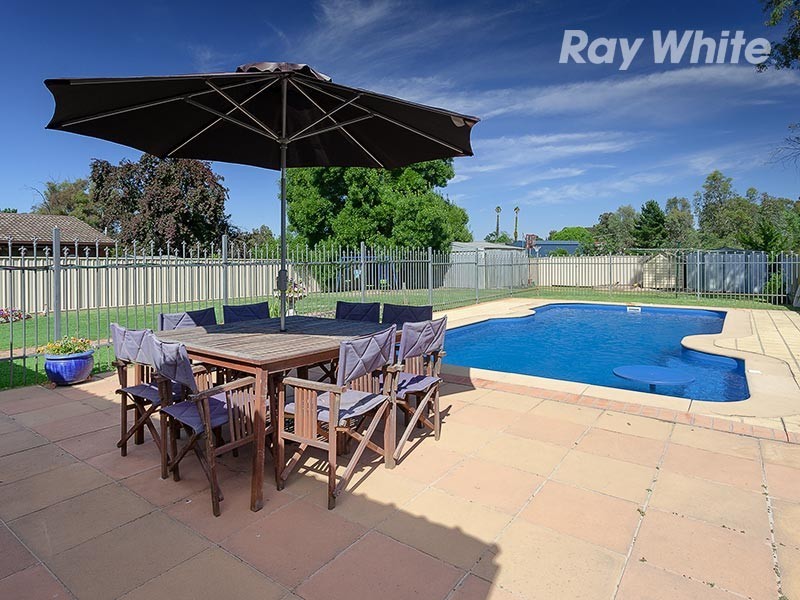 13 Park Street, Chiltern VIC 3683