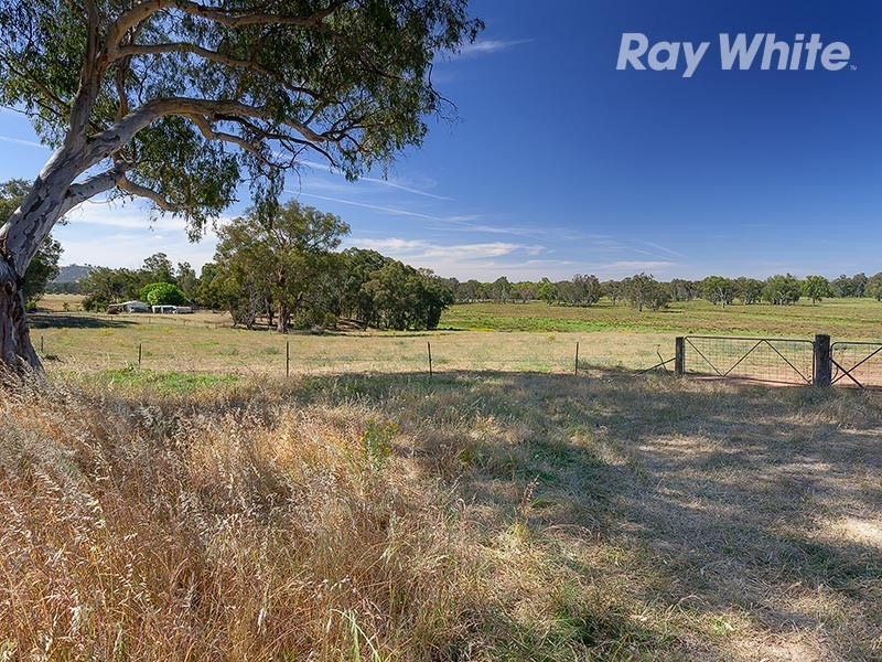 Lot 1 and 3 411 Whytes Road, Baranduda VIC 3691