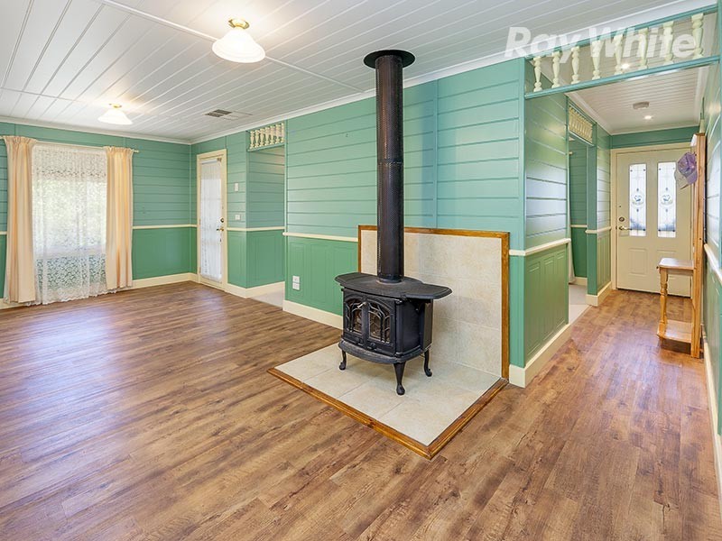 15 Yabba Road, Tallangatta East VIC 3700