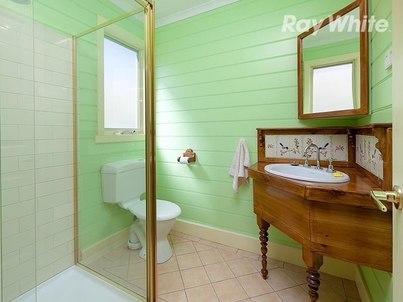 15 Yabba Road, Tallangatta East VIC 3700