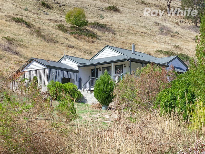 15 Yabba Road, Tallangatta East VIC 3700