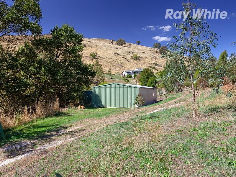 15 Yabba Road, Tallangatta East VIC 3700
